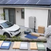 太陽光付き戸建てでEV購入とV2H設置工事の初期費用を整理する様子
